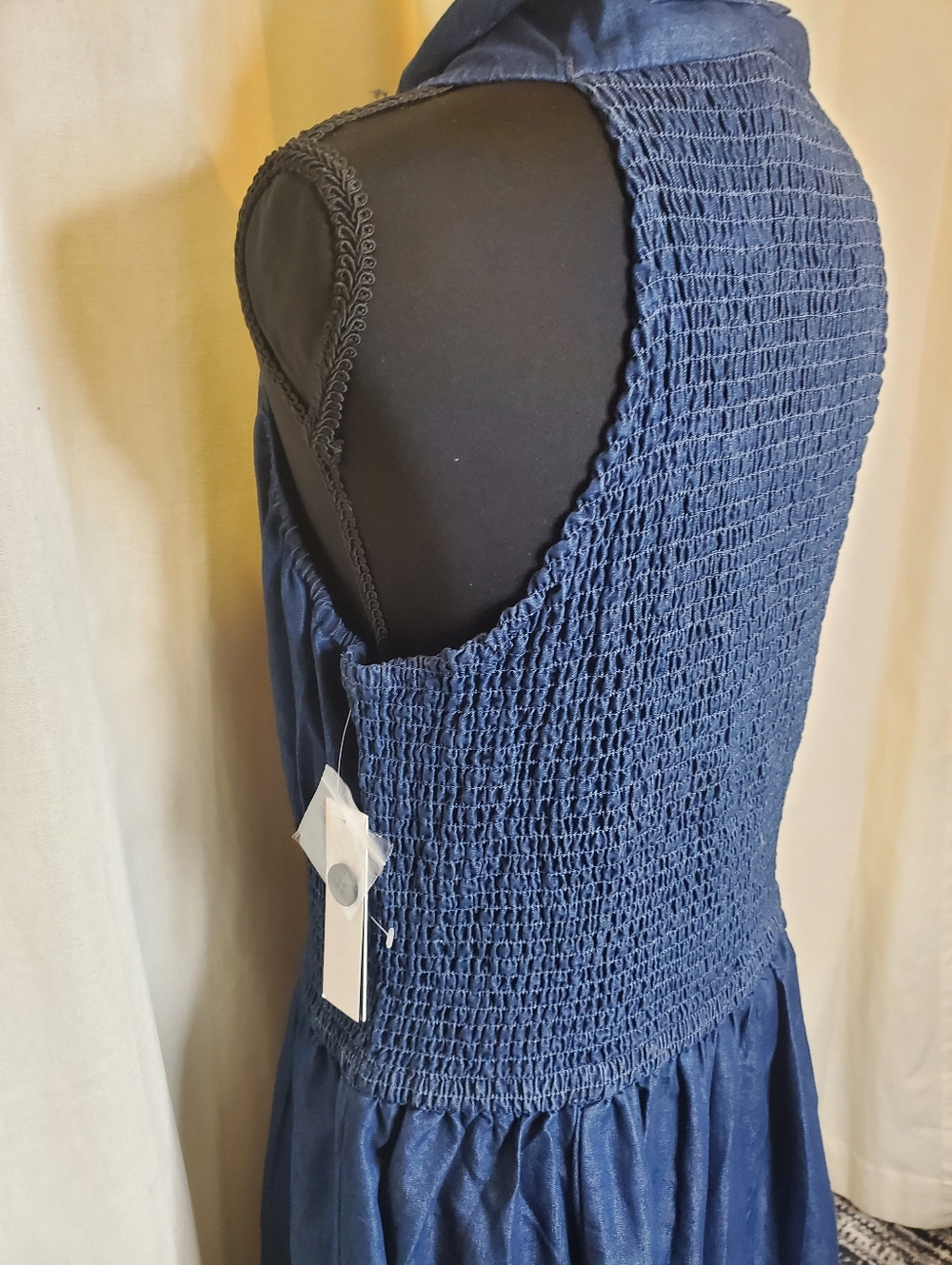 Sleeveless Blue Halter Jumper - Picture 2 of 7